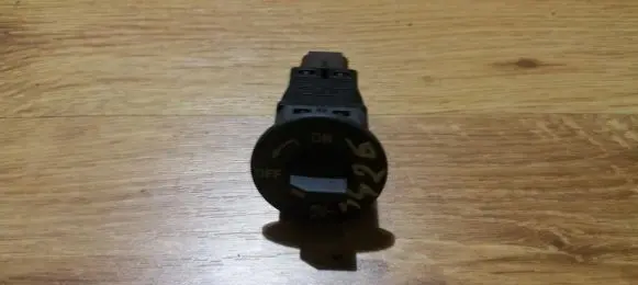 Passenger airbag on/off switch