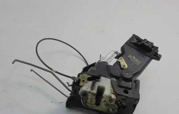 Mazda 6 Front door lock 