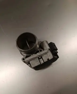 Audi Q7 4L Throttle valve 4E0145950H