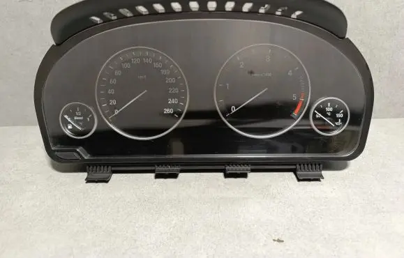 BMW 5 F10 F11 Speedometer (instrument cluster) 9227614 25811511 2059571