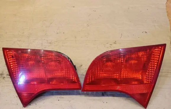 Audi A4 S4 B7 8E 8H Tailgate rear/tail lights 8E9945093 8E9945094
