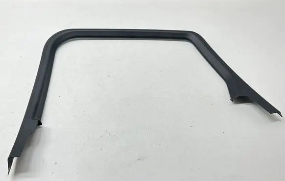 Porsche Macan (95B) Other rear door trim element 95B867672E 95B867672D