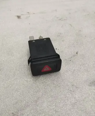 Volkswagen Golf IV Hazard light switch 1j0953235a