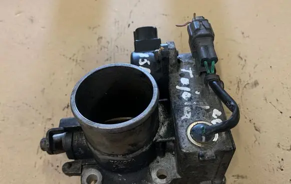 Toyota Avensis Verso Throttle valve 27020
