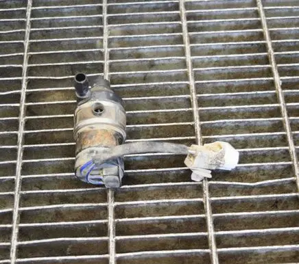 Mitsubishi L200 Windscreen/windshield washer pump 16700