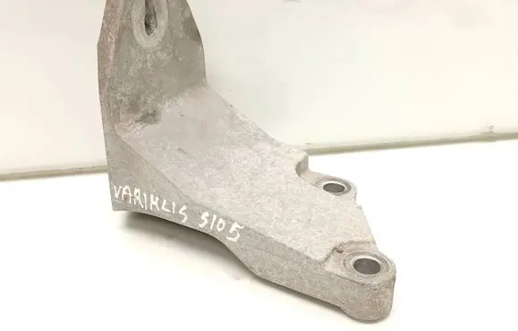 Nissan Leaf I (ZE0) Engine mounting bracket