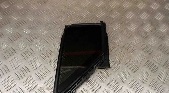 Toyota C-HR I Rear vent window glass 68189F4010 68124F4020