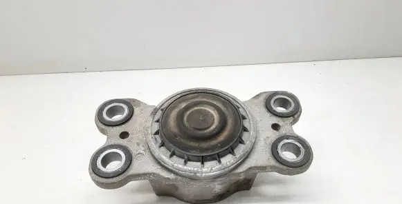 Volvo V60 Engine mount bracket 31262710