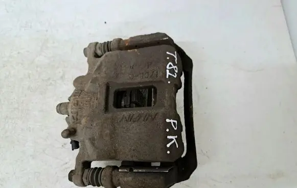 Honda FR-V Front brake caliper