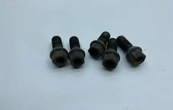 BMW X5 E70 Nuts/bolts 