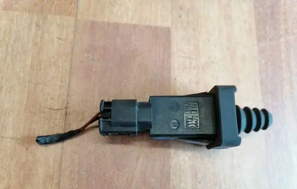 Land Rover Freelander Bonnet alarm switch sensor AMR5633 1H5Z19L538AA