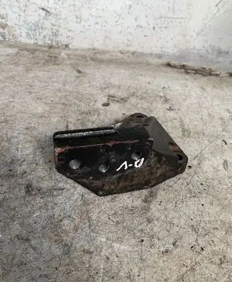 Opel Zafira B Engine mounting bracket
