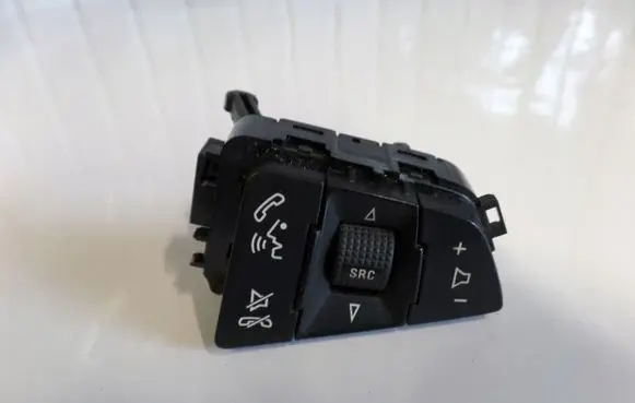 Opel Insignia A Steering wheel buttons/switches 13268686