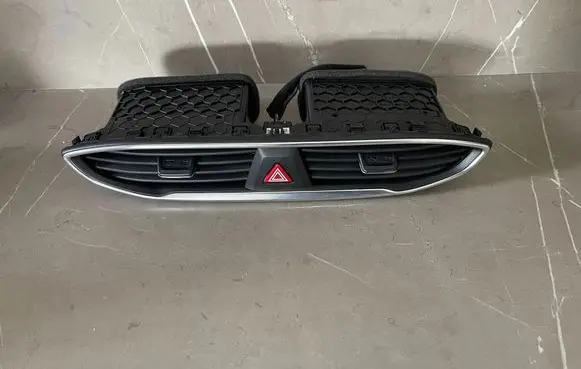 Hyundai Santa Fe Dashboard air vent grill cover trim 93790S1000 97410S1000