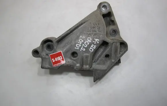 Volkswagen Caddy Engine mounting bracket 05L199207