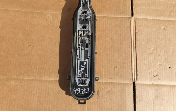 Citroen Berlingo Tail light bulb cover holder 9820555080 311036047
