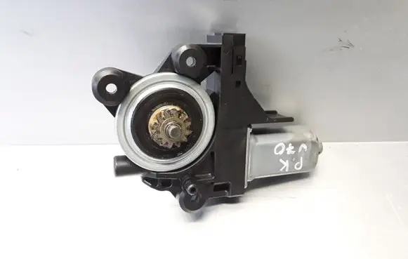 Volvo V70 Front door window regulator motor 970713101