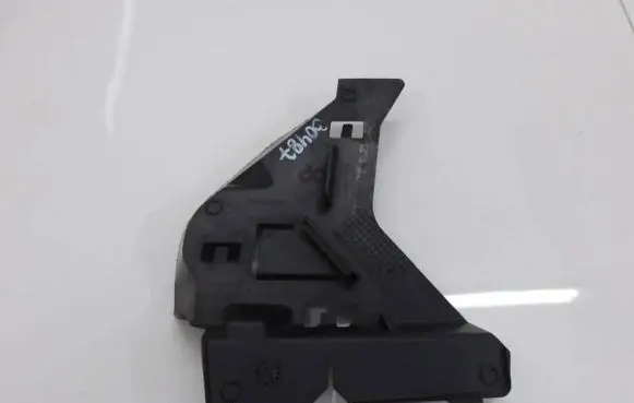 Renault Trafic III (X82) Front bumper mounting bracket 214B22647R
