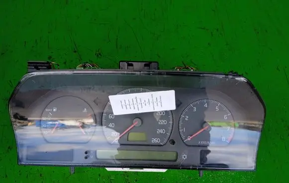 Volvo S70 V70 V70 XC Speedometer (instrument cluster)