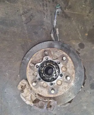Hyundai Galloper Front wheel hub