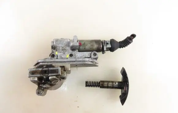 Audi A6 S6 C5 4B Timing belt/chain tensioner 078109087C
