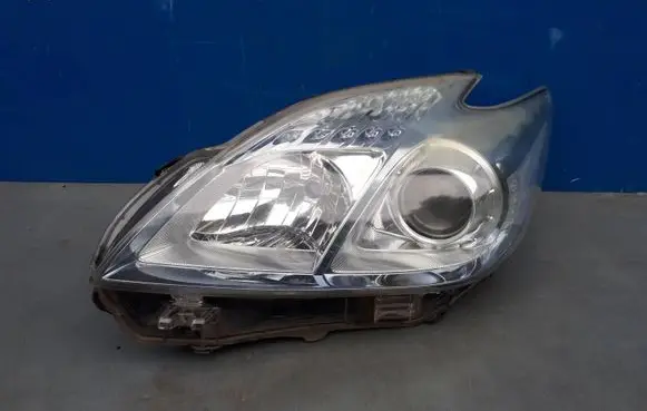Toyota Prius (XW30) Headlight/headlamp KOTO4731