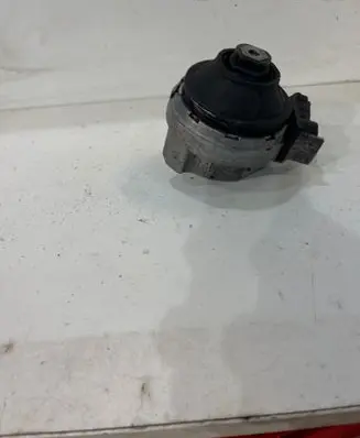 Audi A8 S8 D2 4D Engine mount bracket 4D0199381K 65055