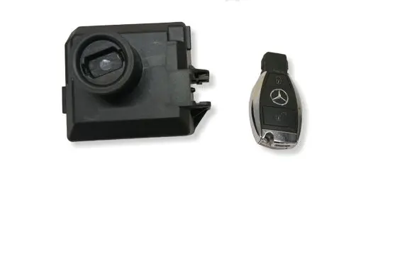 Mercedes-Benz A W176 Ignition lock 10047025
