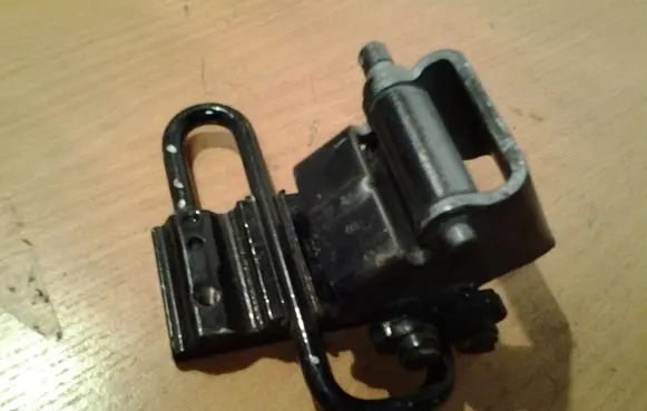 Audi A6 S6 C5 4B Rear door lower hinge 4B0833411E