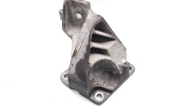 Land Rover Range Rover L405 Engine mounting bracket CPLA-6061-DB