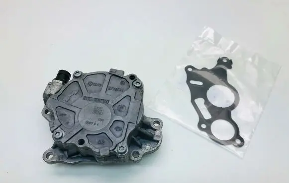 Volkswagen Beetle A5 Vacuum pump 03L145100C