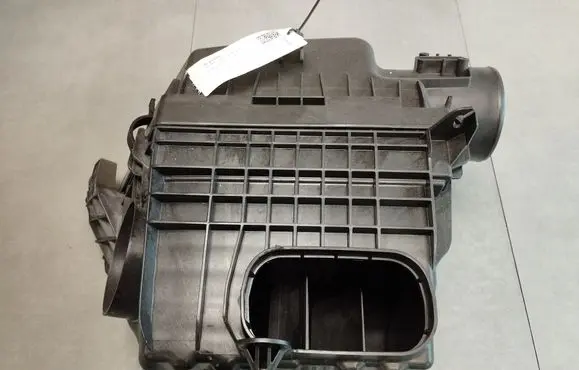 Volkswagen Amarok II Air filter box MB3G9600CD