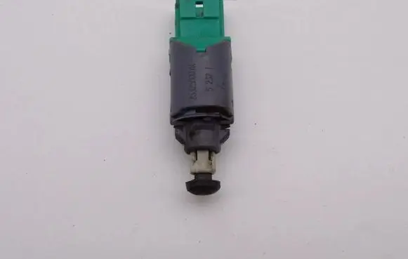 Opel Vivaro Clutch pedal sensor 253250007R