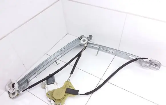 Jeep Patriot Front door window regulator with motor 05291798AA 05291798AAC