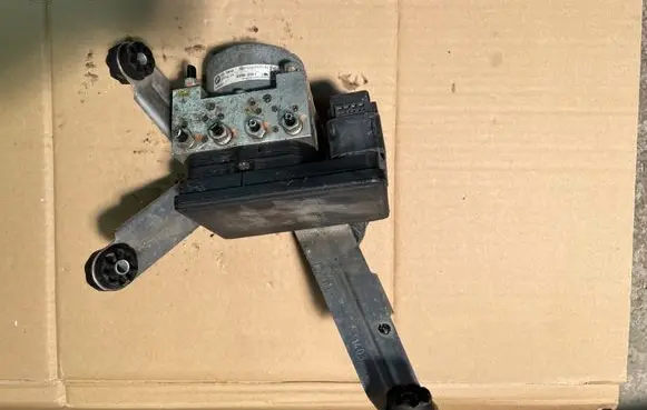 BMW i3 ABS Pump 6869934