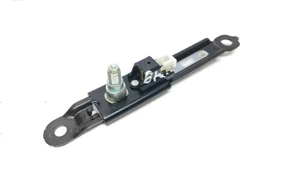 Toyota Land Cruiser (J150) Seat belt adjustment rail E563003