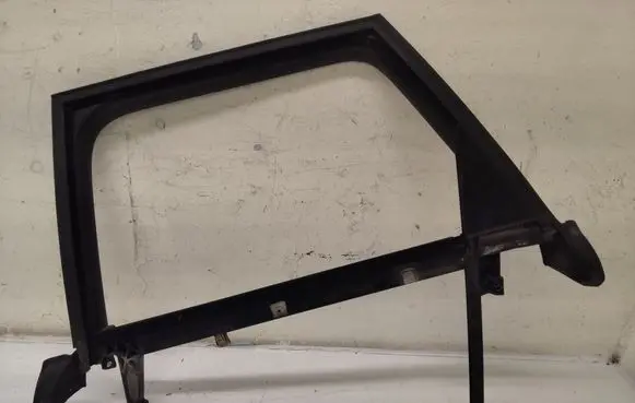 Audi A4 S4 B7 8E 8H Rear door window/glass frame 50652190