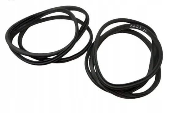 Honda CR-V Rubber seal front door (on door) 