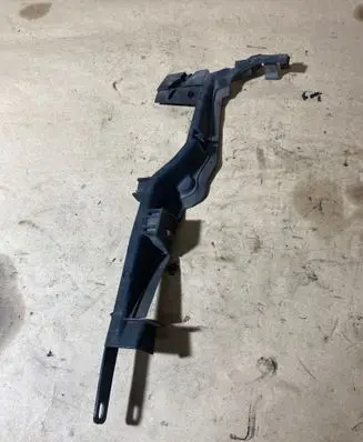 Ford Mondeo MK IV Fender mounting bracket 7S71A02476AE