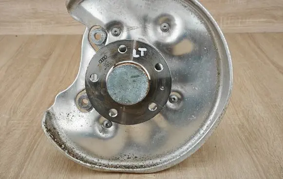 Audi A4 S4 B9 Rear wheel hub spindle/knuckle 8W0505431P 8K0501611D