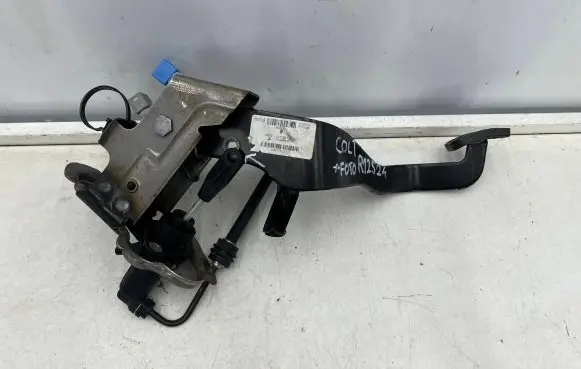 Mitsubishi Colt Clutch pedal a4542900004