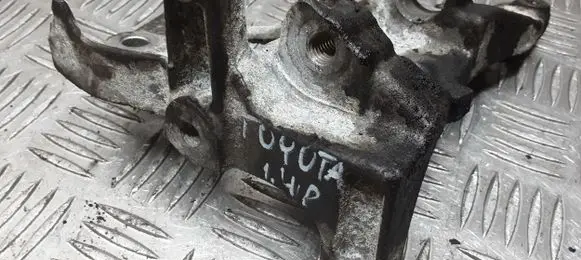 Toyota Corolla E120 E130 Engine mounting bracket