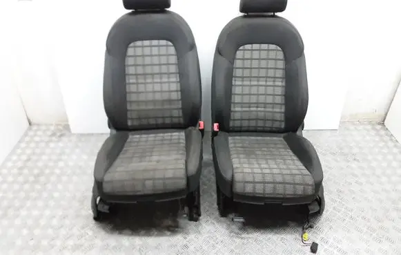 Audi Q3 8U Seat set 5N0881105AD