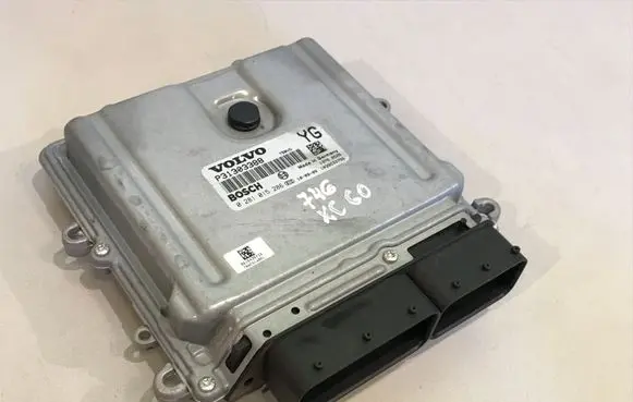 Volvo XC60 Engine control unit/module P31303388 0281015286