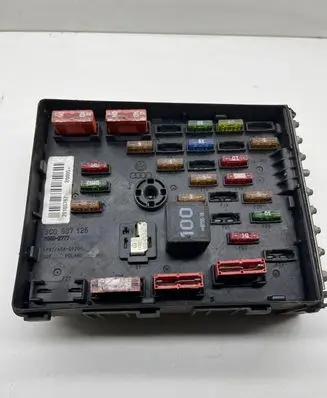 Volkswagen PASSAT B6 Fuse module 3C0937125 63592777