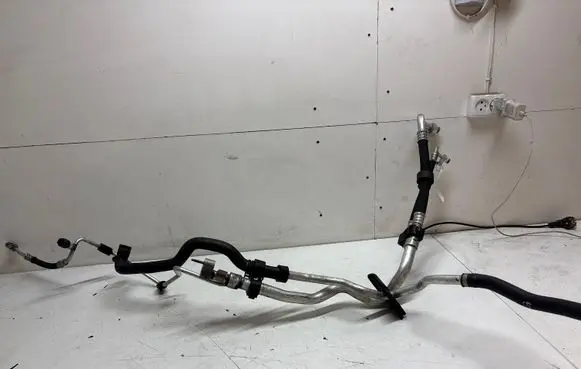 Mercedes-Benz ML W166 Air conditioning (A/C) pipe/hose A1668300200