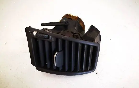 Volvo XC90 Dash center air vent grill 3409399