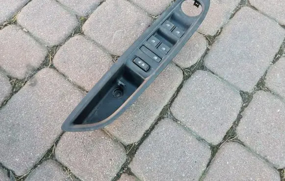 Buick Encore I Electric window control switch 95025518