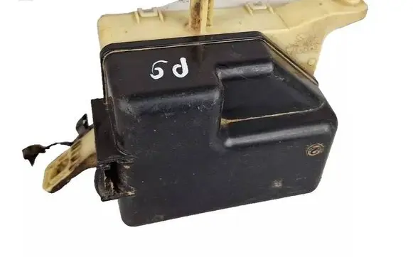 Toyota Avensis Verso Fuse module 9098704004