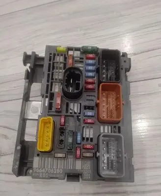 Peugeot 308 BSM Control unit 9664706280